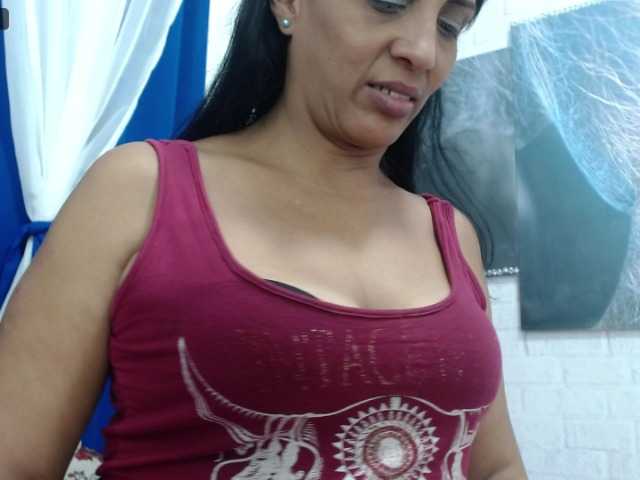 Live sex webcam photo for JulietaMilf #268823902