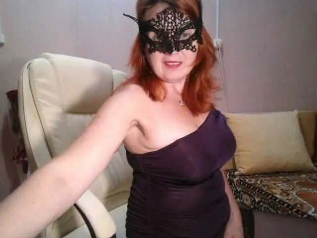 Live sex webcam photo for leeloofire #268839145