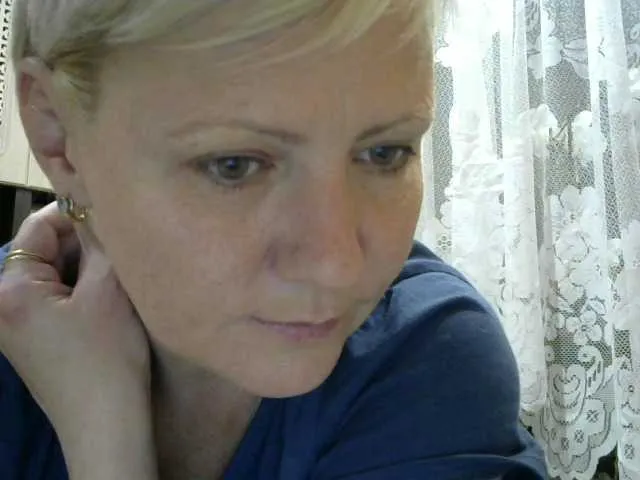 Live sex webcam photo for HelenLike #268822411