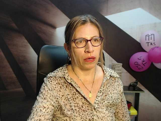 Live sex webcam photo for maturehot-1 #268834351