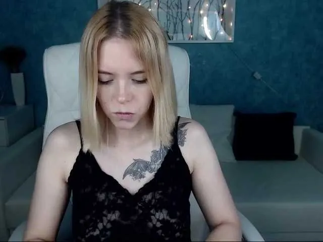 Live sex webcam photo for EmmaBryan #268834252