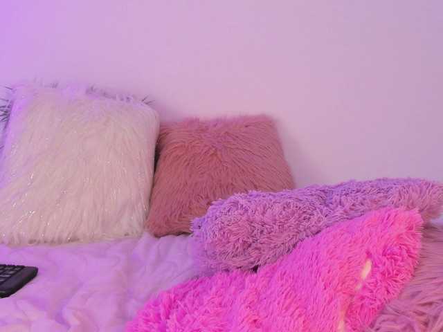 Live sex webcam photo for SusannaMoree #268828228