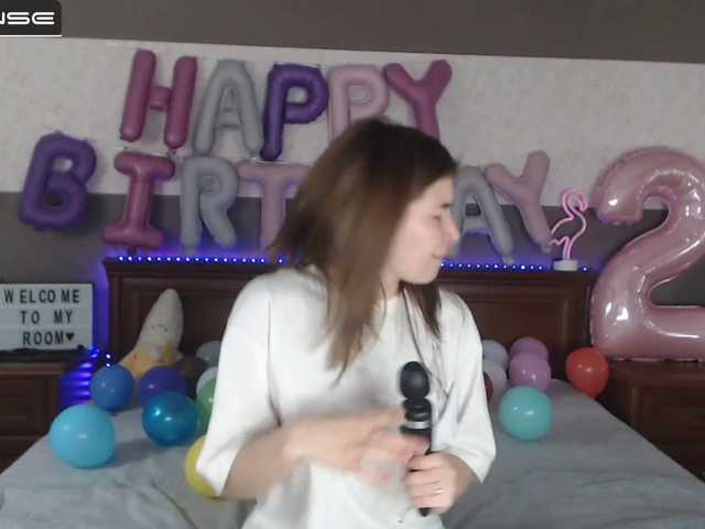 Live sex webcam photo for HollyMays #268834149