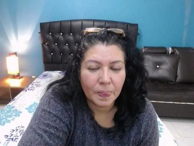 Live sex webcam photo for candystorm01 #268829282