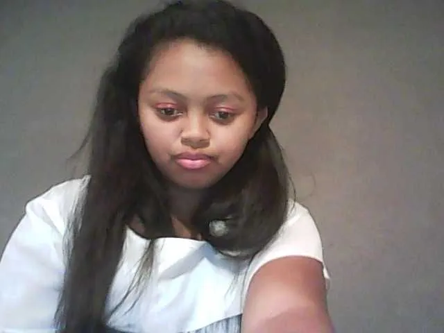 Live sex webcam photo for Mayah1 #268833731