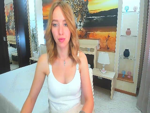 Live sex webcam photo for CrystalSsoul #268831996