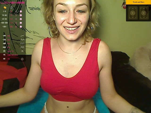 Live sex webcam photo for CatGirl01 #268827932