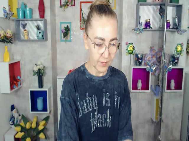 Live sex webcam photo for Greybunny #268835452