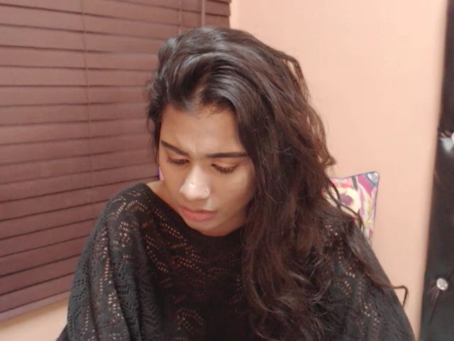 Live sex webcam photo for PARADISEQEEN #268830612