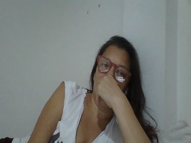 Live sex webcam photo for SweetLola01 #268825406