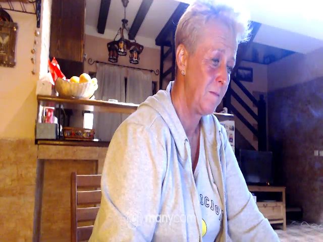 Live sex webcam photo for PinkLillyRose #268841629