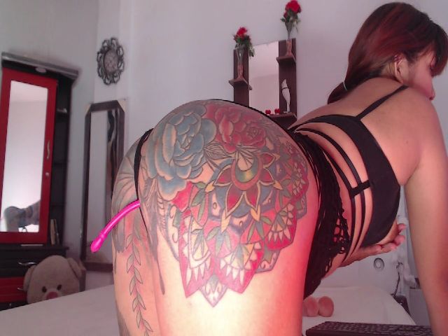 Live sex webcam photo for Alycejhons #268825399