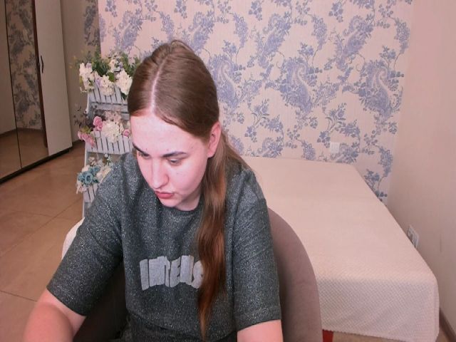 Live sex webcam photo for EllaBrix #268834912