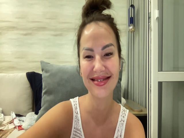 Live sex webcam photo for EmillyD #268837944