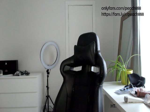 Live sex webcam photo for Peach888__ #268842143