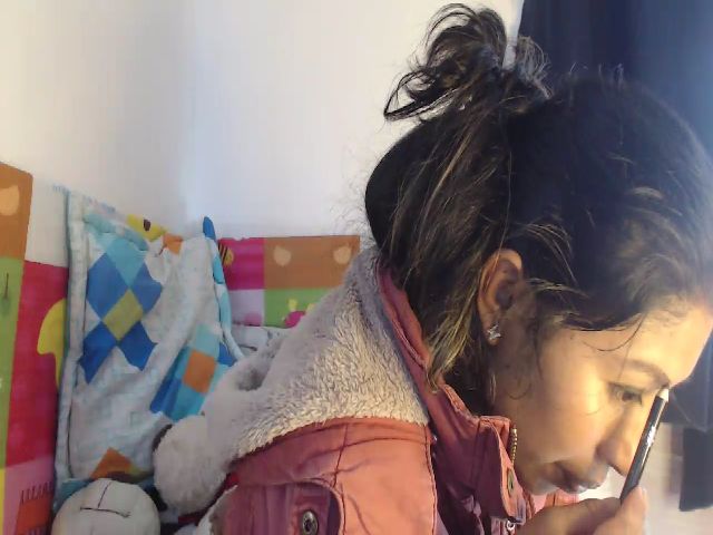 Live sex webcam photo for CHILENITAHOT #268837536