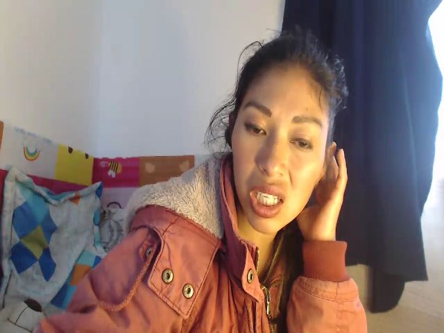 Live sex webcam photo for CHILENITAHOT #268841011