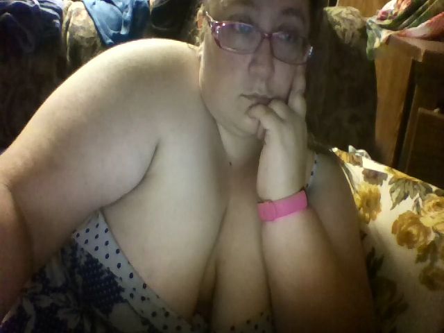 Live sex webcam photo for BBWAngel85 #268825828