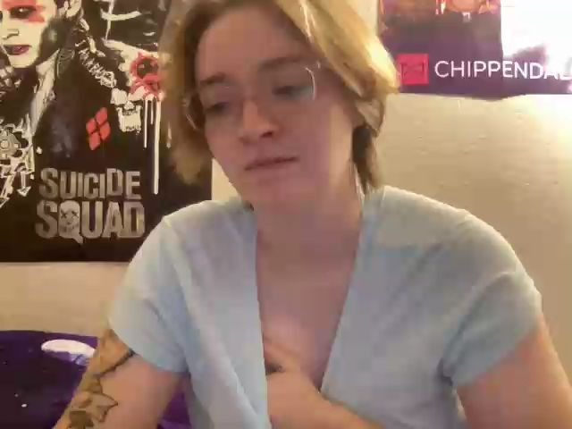 Live sex webcam photo for CandyBurger #268824656