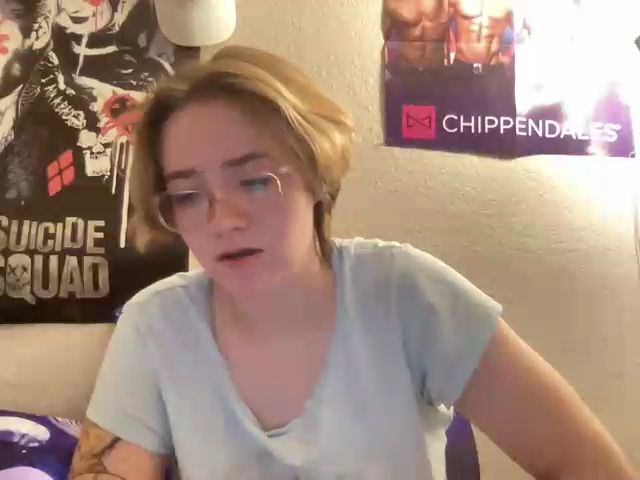 Live sex webcam photo for CandyBurger #268825324