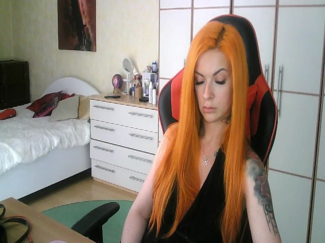 Live sex webcam photo for LuckyStarlet #268837447