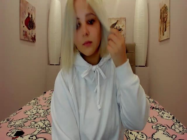 Live sex webcam photo for Helokit #268826478