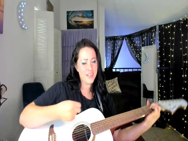 Live sex webcam photo for PetiteJewel #268832022