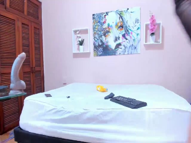 Live sex webcam photo for ZOE_CAT #268835243