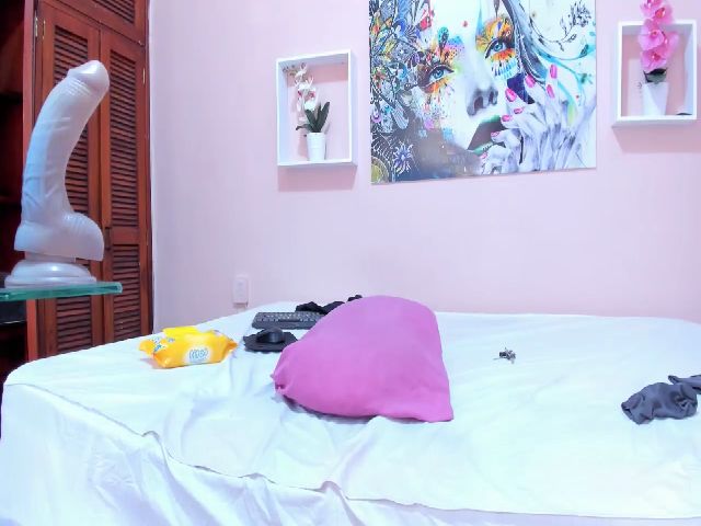 Live sex webcam photo for ZOE_CAT #268836996