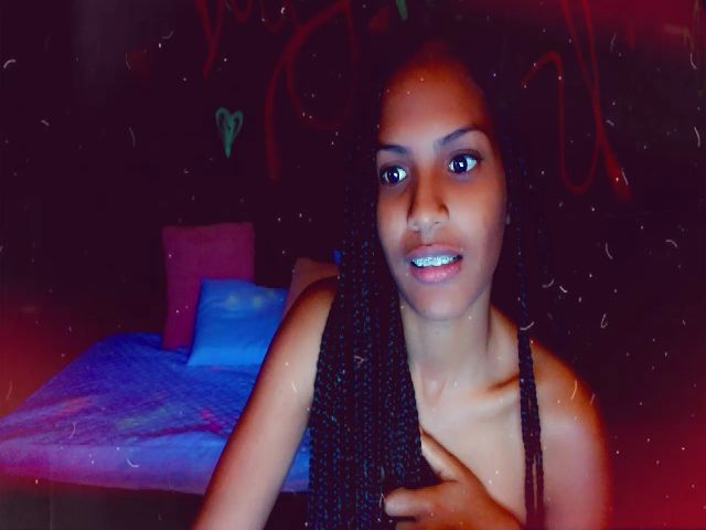 Live sex webcam photo for IvannaSofia20 #268836999