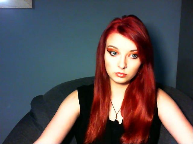 Live sex webcam photo for VirginLuna18 #268837564