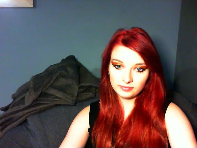 Live sex webcam photo for VirginLuna18 #268843001