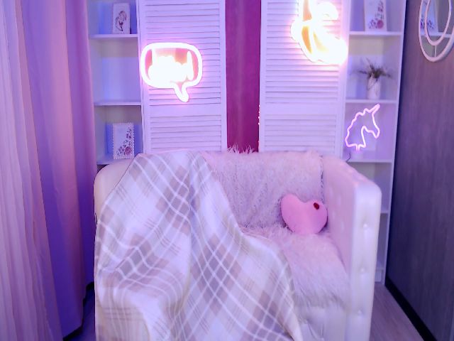 Live sex webcam photo for LynneDawson #268841029