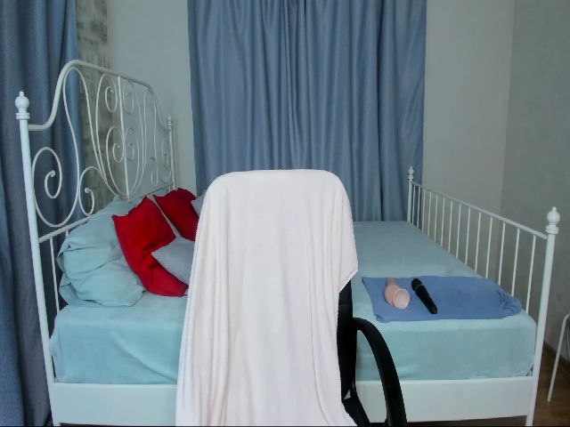 Live sex webcam photo for A11yson #268843669