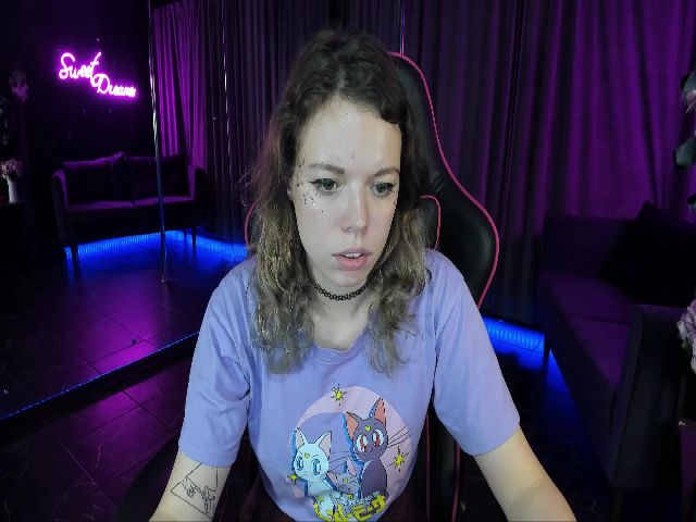 Live sex webcam photo for ClancyOsborne #268824230