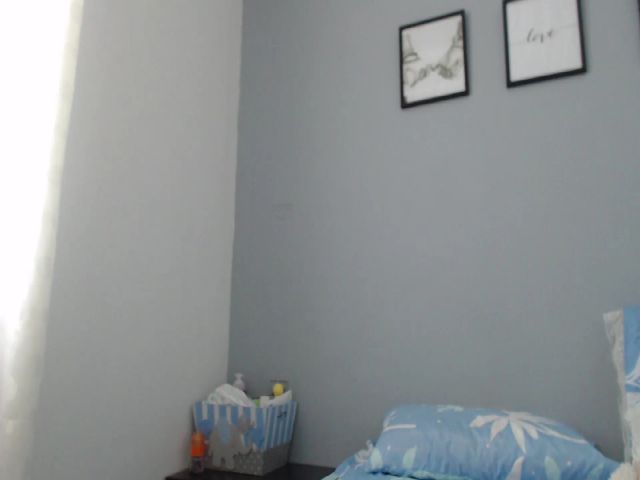 Live sex webcam photo for Karoline3 #268843207