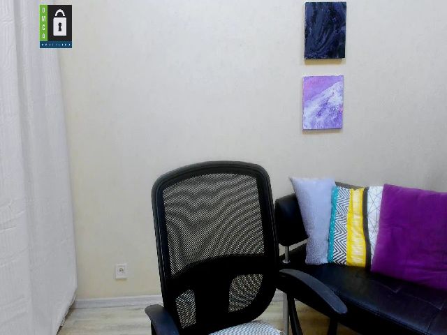 Live sex webcam photo for LoreinKis #268831574