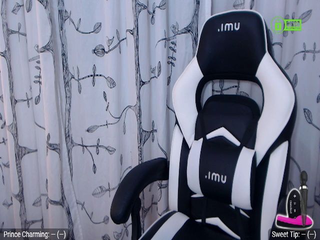 Live sex webcam photo for CharmingKARLA #268827831