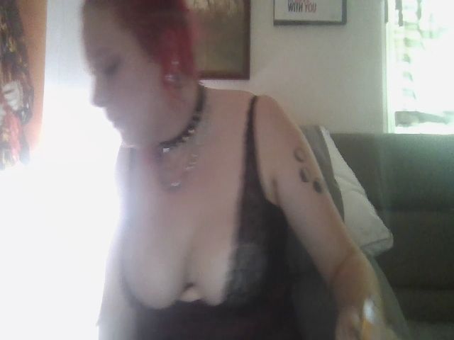 Live sex webcam photo for Weetziebabe #268834871