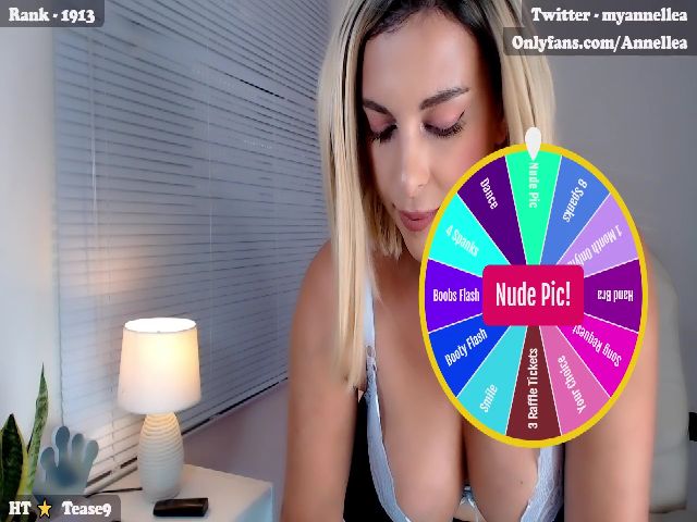 Live sex webcam photo for Annellea #268840850