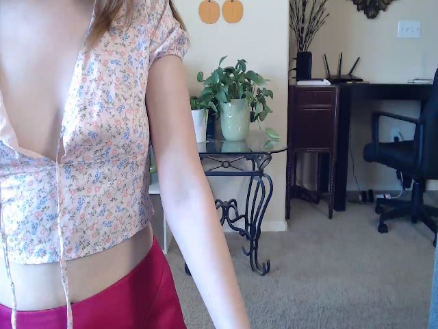 Live sex webcam photo for StarletFox #268841062