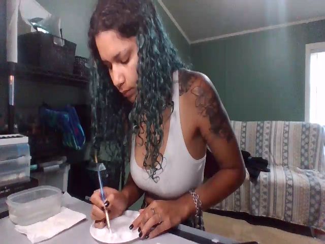 Live sex webcam photo for StonedSakura #268838084