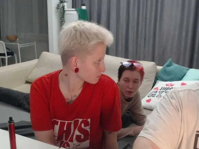 Live sex webcam photo for BugaGirls #268844436