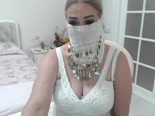 Live sex webcam photo for mirage40 #268861043