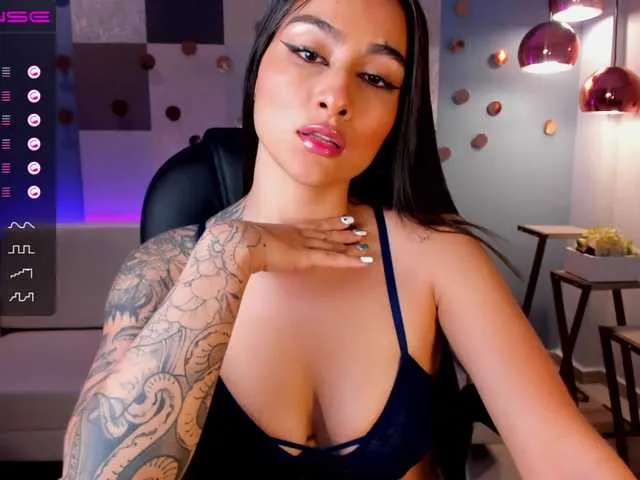 Live sex webcam photo for ValerieAustin #287947233