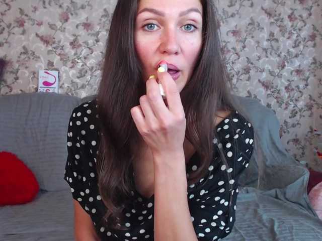 Live sex webcam photo for NinaRossima #268856302