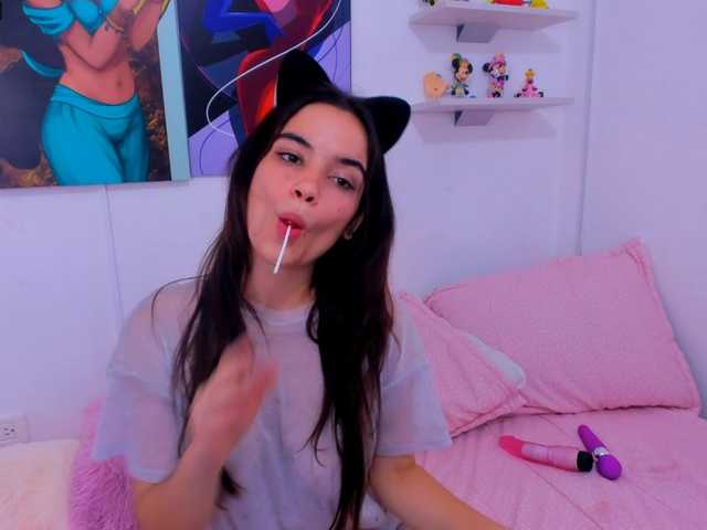 Live sex webcam photo for ScarleetLiz #268845479