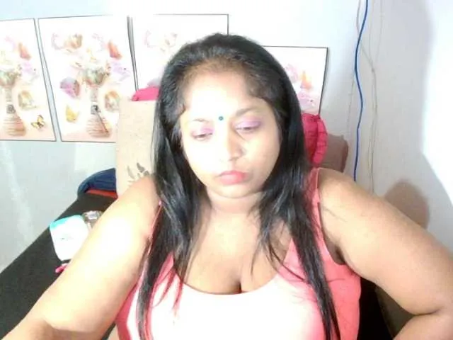 Live sex webcam photo for Indiantasha #287986174