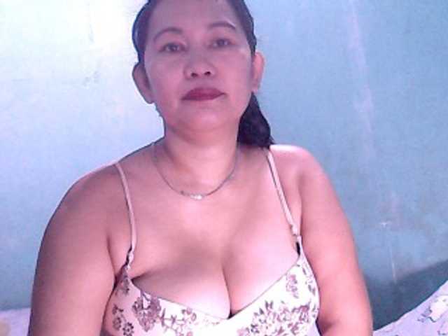 Live sex webcam photo for wildmom4u #268844977