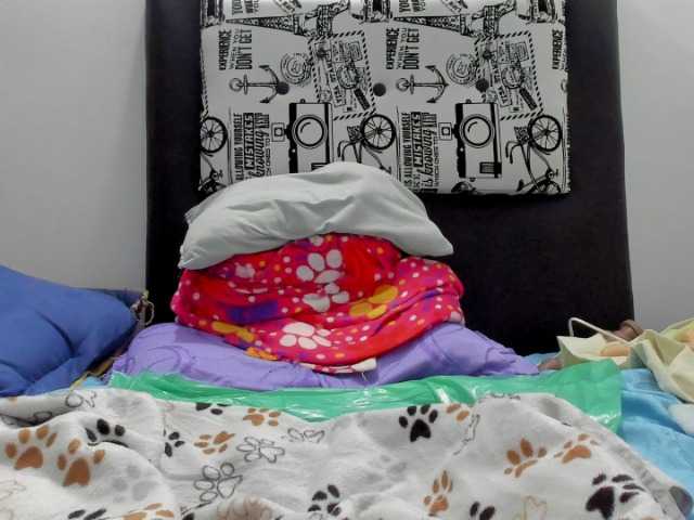 Live sex webcam photo for SabrinaSQUIRT #268845801